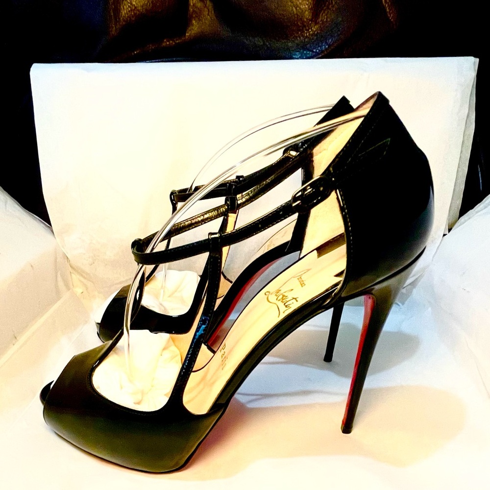 Christian Louboutin caged ankle strap peeptoe pumps. Glossy patent black 38.5 - Picture 8 of 14